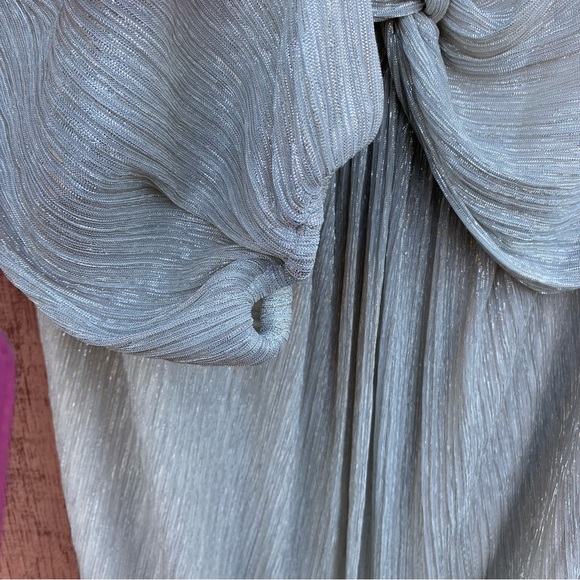 Adrianna Papell Twist Front Metallic Gown Size 22W - Picture 6 of 10